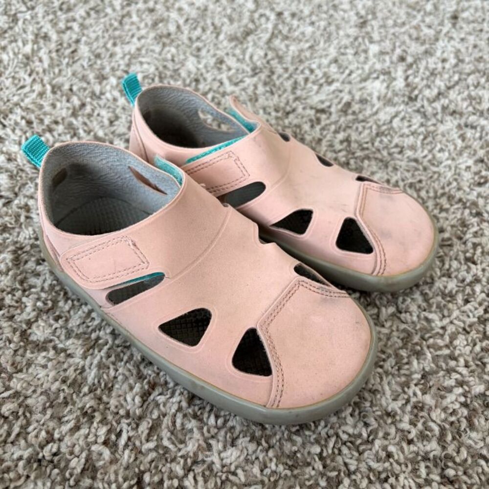 Size 10.5 / Toddler Girl Ten Little Sandals